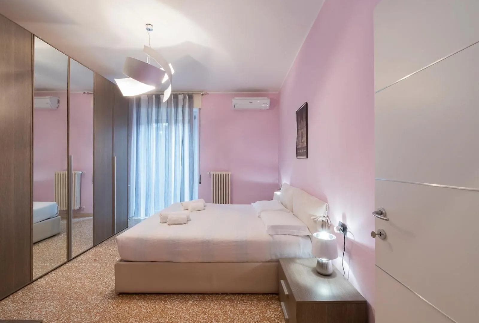 Ihost Apartment - Uruguay 9 Milan 0*,  Italie